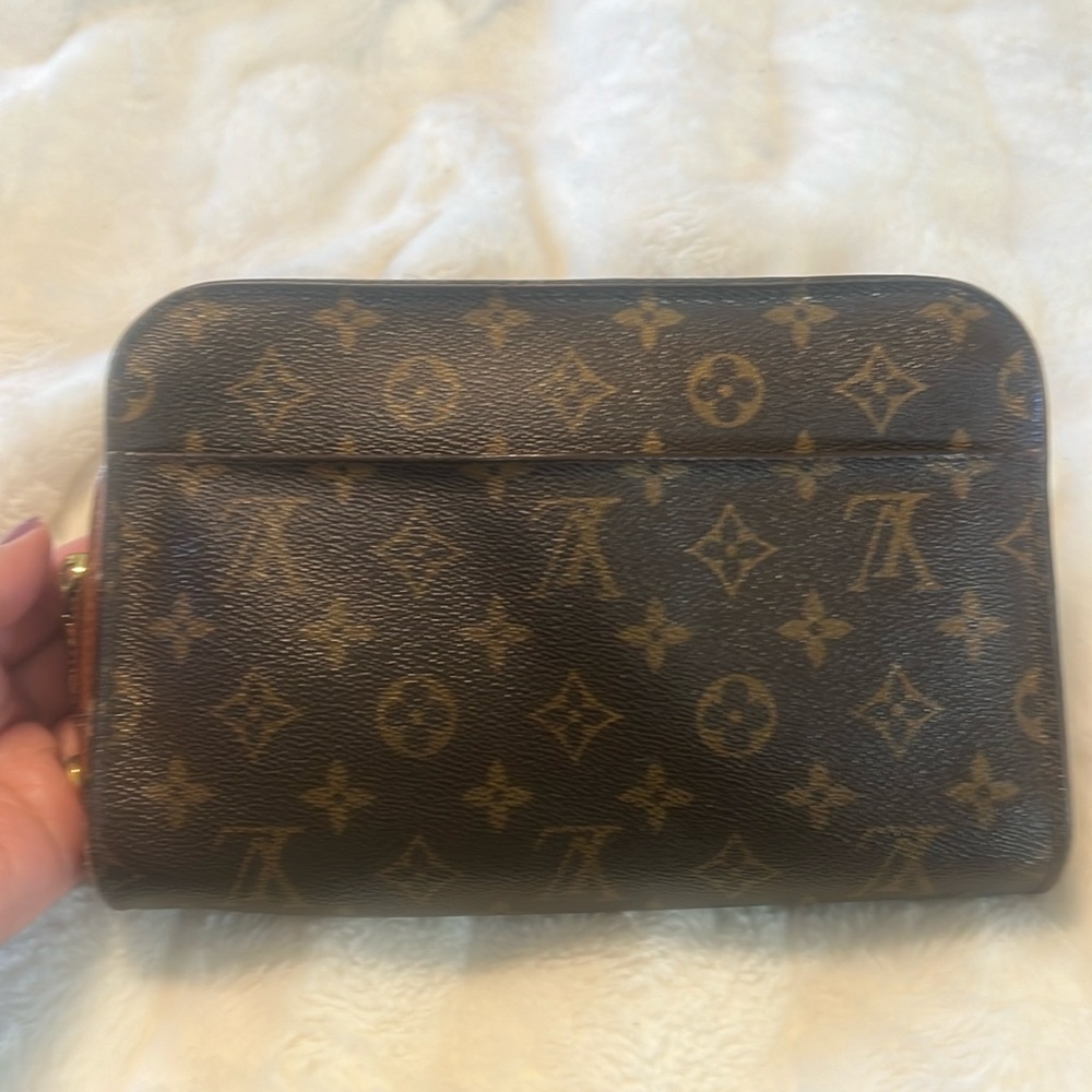 LOUIS VUITTON MONO POUCH- Large​ (Cosmetics Bag)